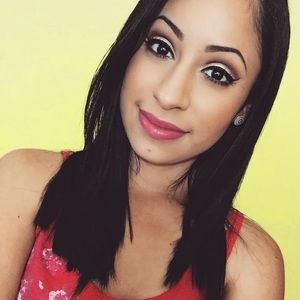 Meet your Posher, Elyy